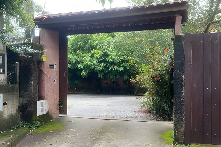 Viver a Ilha – Chalé Equipado Perequê 250m Mar