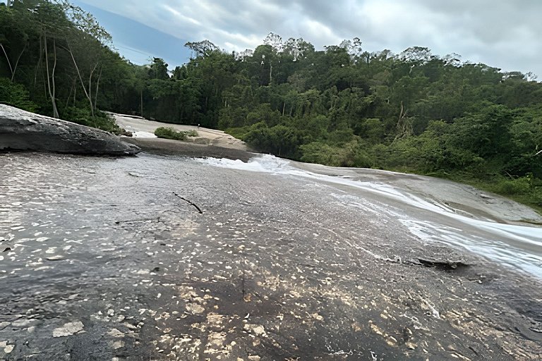 Viver a Ilha – Chalé Equipado Perequê 250m Mar
